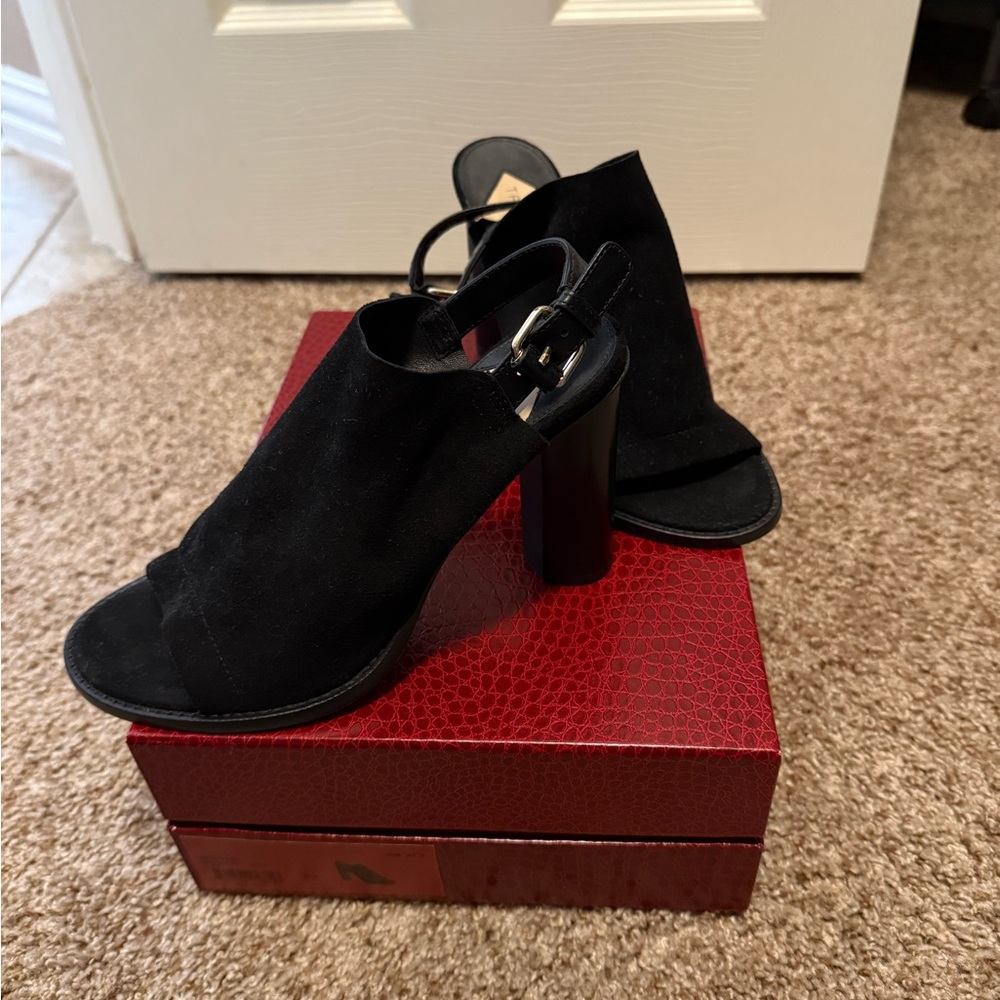 BRAND NEW Tamara Mellon Women's Peep Toe Heels